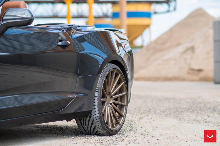 Детали экстерьера Chevrolet Camaro Convertible on Vossen Wheels (VFS2) 2017 года  (фото 6 из 22)
